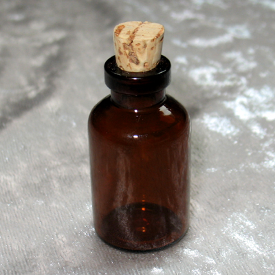 Bouteille en Verre "Apothicaire" Ambr�e (5ml) + Bouchon de Li�ge