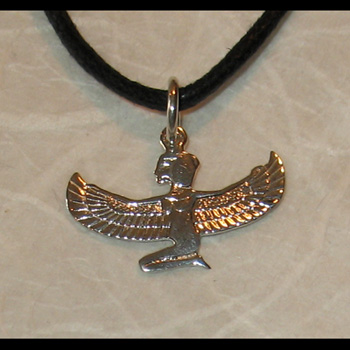 Pendentif Isis Ail�e (D�esse Protectrice & Salvatrice)