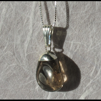 Pendentif-Talisman de Quartz Fumé (Anti-Stress & Ancrage) Pendentif-Talisman de Quartz Fumé (Anti-Stress & Ancrage)