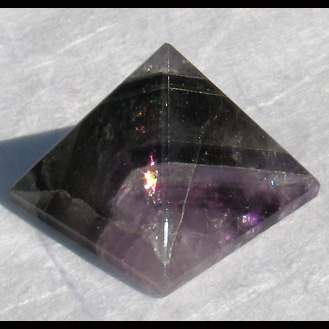 Pyramide d'Am�thyste (2) - Conscience Spirituelle & Gu�rison